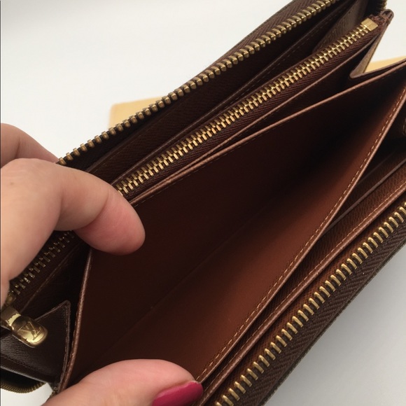 Authentic Louis Vuitton Monogram Zippy  wa… - Picture 5 of 16